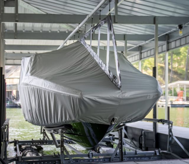 Tow & wake boats